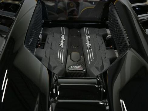 Used 2024 Lamborghini Revuelto AWD/4WD image 14