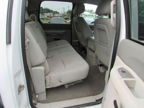 Used 2014 Chevrolet Silverado 2500 LT w/ Interior Plus Package AWD/4WD image 10