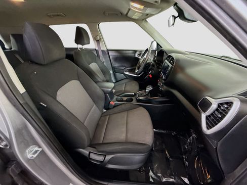 Used 2023 Kia Soul LX w/ Option Group 015 FWD image 28