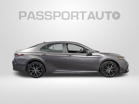 Used 2022 Toyota Camry SE image 7