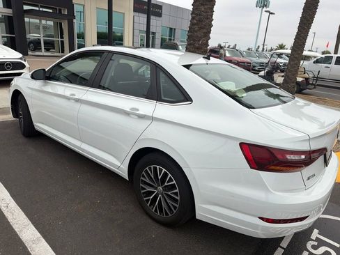 Used 2019 Volkswagen Jetta SE w/ Cold Weather Package FWD image 5
