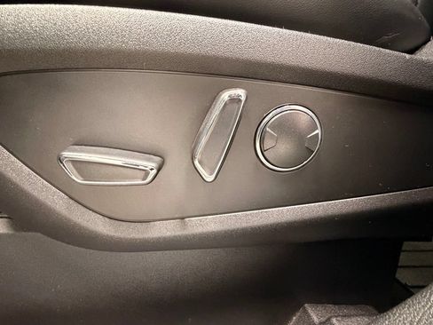 Used 2023 Lincoln Nautilus Reserve AWD/4WD image 24