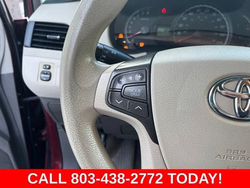 Used 2014 Toyota Sienna LE FWD image 17