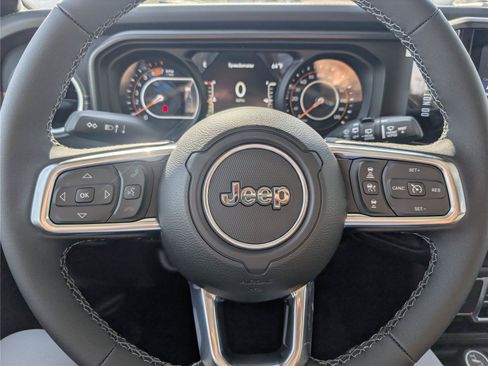 New 2026 Jeep Wrangler Unlimited Sahara AWD/4WD image 22