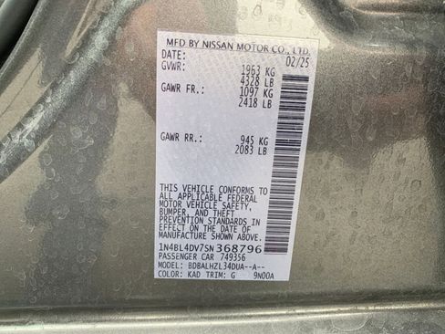 Used 2025 Nissan Altima 2.5 SV image 30