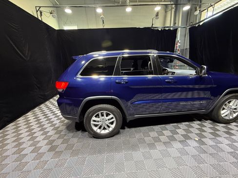 Used 2017 Jeep Grand Cherokee Laredo w/ Quick Order Package 23E AWD/4WD image 7