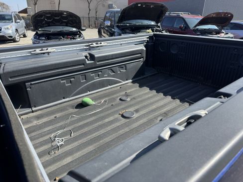 Used 2024 Nissan Titan Platinum Reserve w/ Moonroof Package image 15