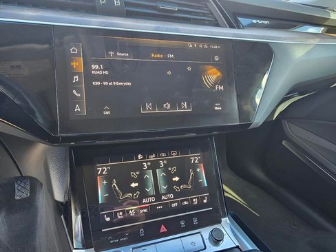 Used 2020 Audi e-tron Premium Plus image 22