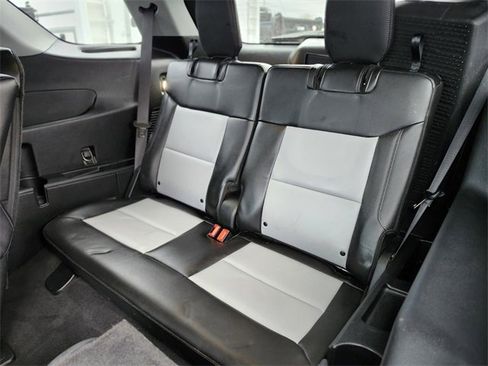 Certified 2022 Ford Explorer XLT w/ Equipment Group 202A image 17