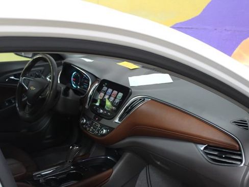 Used 2018 Chevrolet Malibu Premier w/ Premier True North Edition FWD image 12