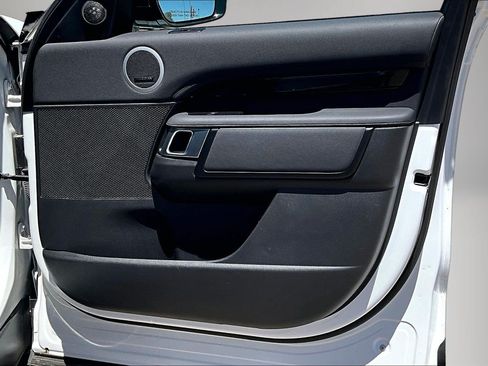Used 2024 Land Rover Discovery S AWD/4WD image 28