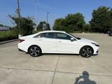 Used 2023 Hyundai Elantra Limited image 4