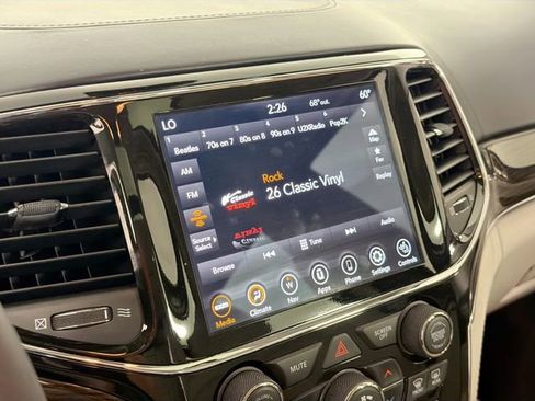 Used 2021 Jeep Grand Cherokee Summit AWD/4WD image 15