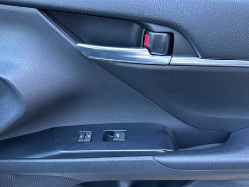 Used 2019 Toyota Camry SE image 19