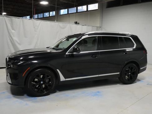 Used 2023 BMW X7 xDrive40i w/ Premium Package image 22