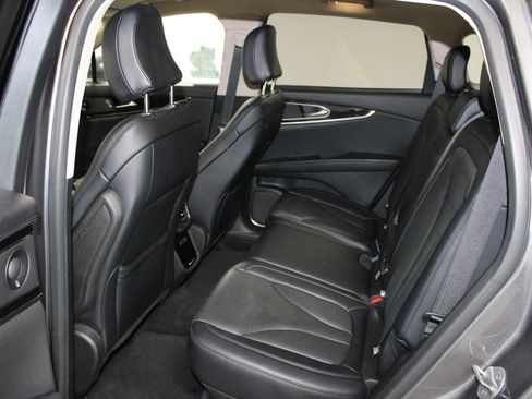 Used 2022 Lincoln Nautilus Reserve w/ Equipment Group 201A image 26