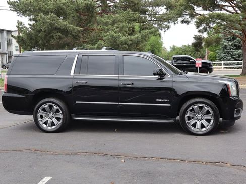 Used 2016 GMC Yukon XL Denali w/ Open Road Package AWD/4WD image 3