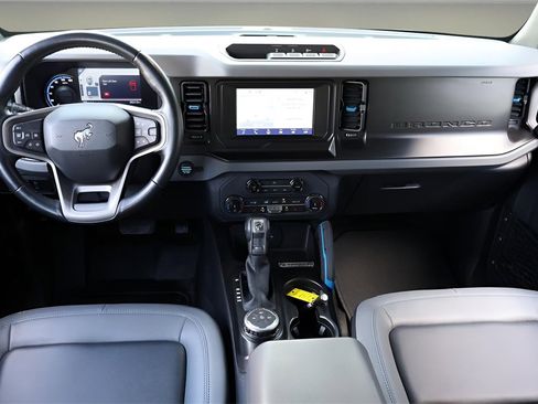 Used 2022 Ford Bronco Black Diamond image 13