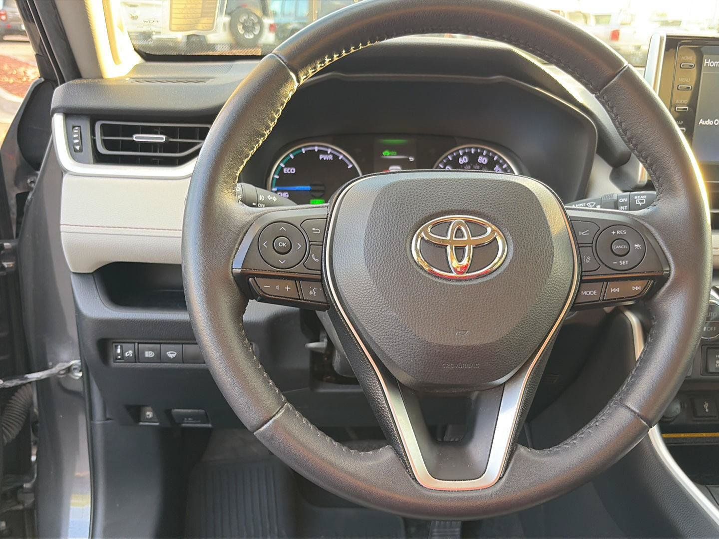 Used 2021 Toyota RAV4 XLE Premium AWD/4WD image 8