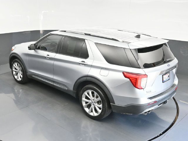Used 2022 Ford Explorer Platinum w/ Equipment Group 601A AWD/4WD image 32