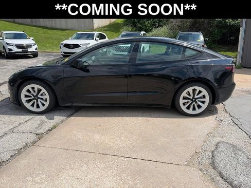 Used 2022 Tesla Model 3 Long Range AWD/4WD image 8
