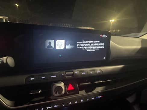 Used 2025 Kia K4 LXS image 11