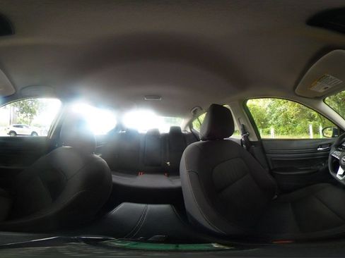 Used 2025 Nissan Altima 2.5 SV FWD image 42