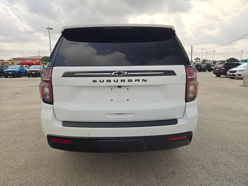Used 2023 Chevrolet Suburban Z71 w/ Luxury Package AWD/4WD image 4