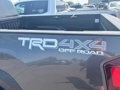 Used 2019 Toyota Tacoma TRD Off-Road w/ TRD Premium Off Road Package AWD/4WD image 15