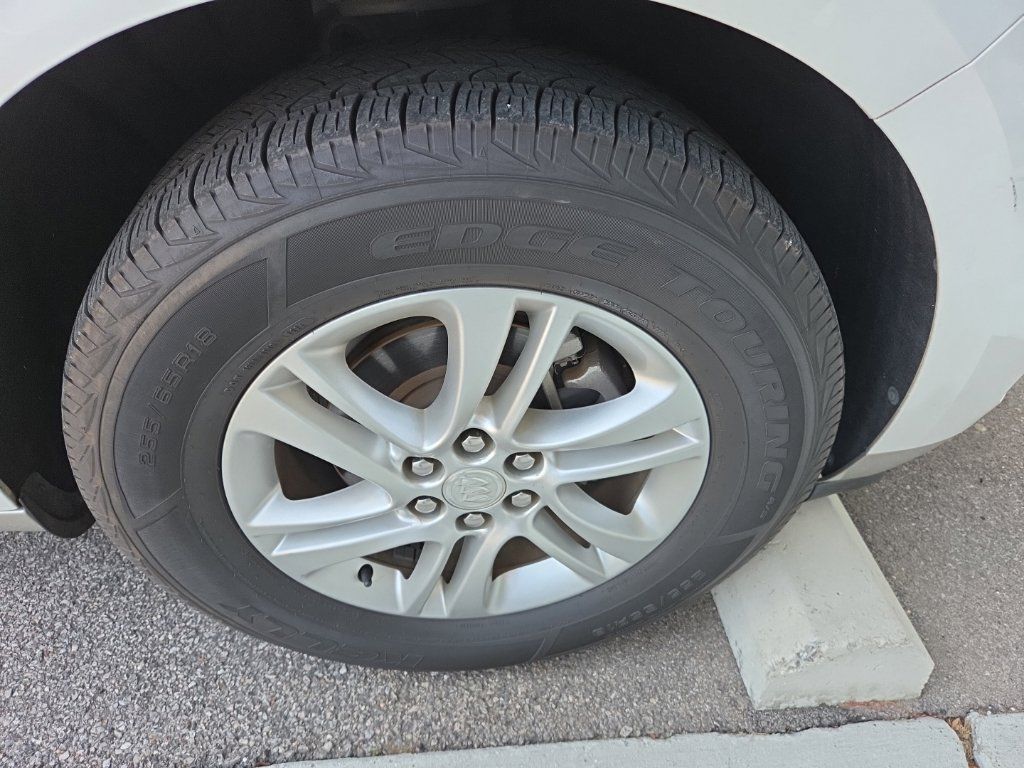 Used 2019 Buick Enclave Essence FWD image 13