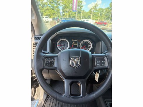 Used 2018 RAM 2500 Tradesman w/ Chrome Appearance Group AWD/4WD image 16