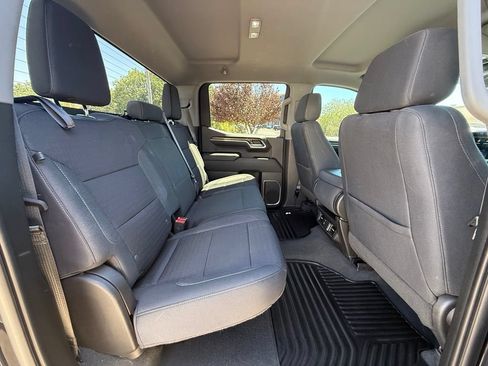 Used 2022 Chevrolet Silverado 1500 LT AWD/4WD image 19