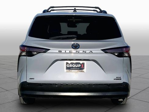Certified 2024 Toyota Sienna XLE Woodland Edition AWD/4WD image 5
