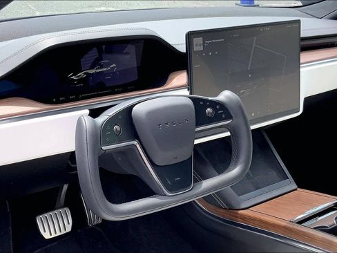 Used 2022 Tesla Model S AWD/4WD image 16