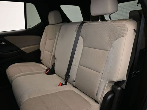 Used 2022 Chevrolet Traverse LS image 30