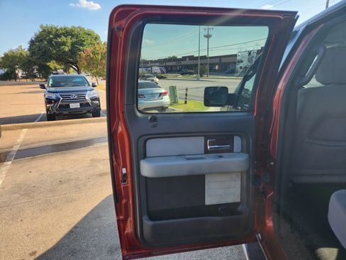 Used 2014 Ford F150 XLT w/ Equipment Group 302A Luxury AWD/4WD image 11