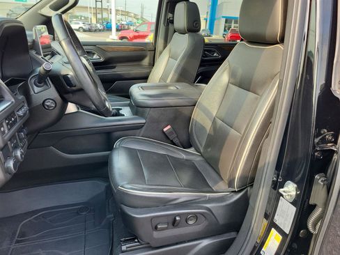 Used 2021 Chevrolet Tahoe Premier w/ Premium Package image 19