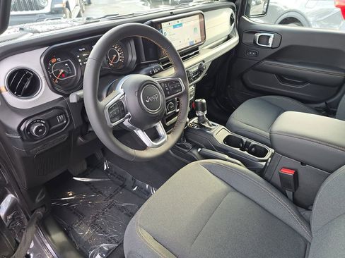 Used 2024 Jeep Wrangler Sahara w/ Safety Group image 17