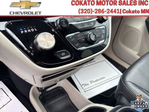 Used 2023 Chrysler Pacifica Touring-L FWD image 19