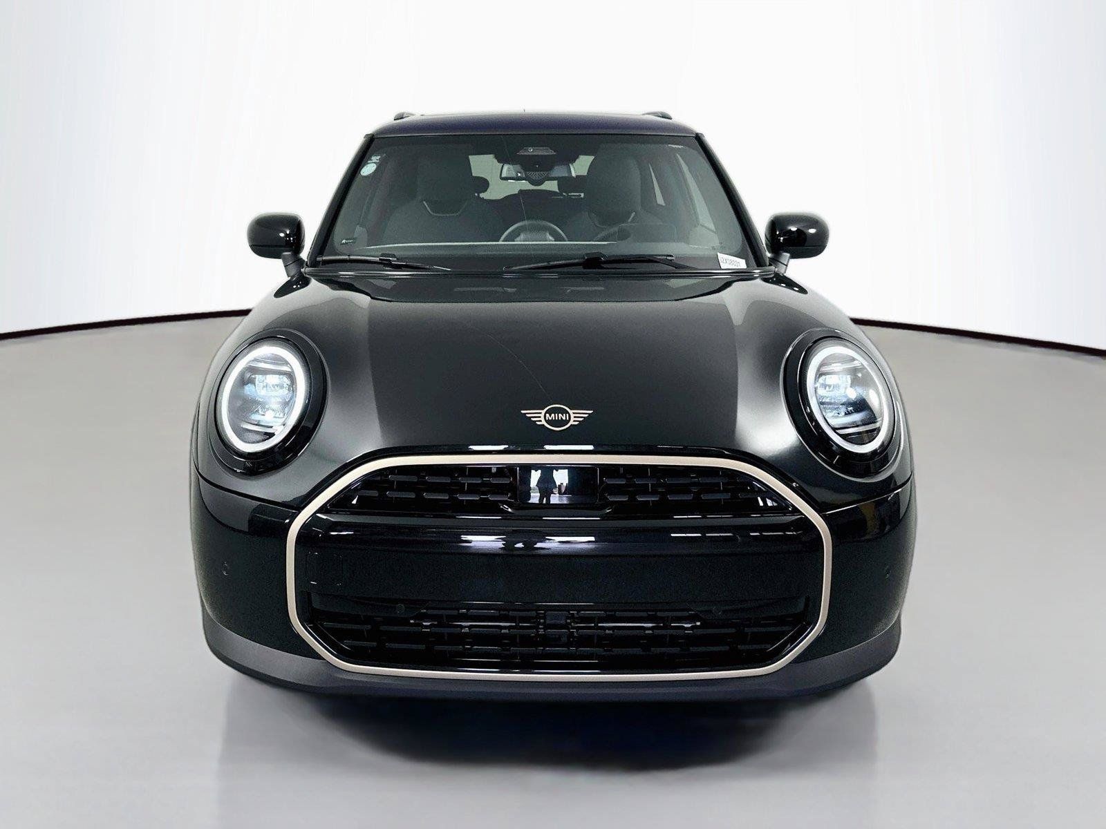 Used 2025 MINI Cooper 2-Door Hardtop FWD image 2