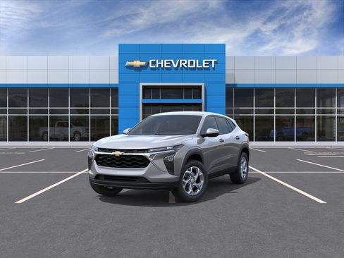 New 2026 Chevrolet Trax LS w/ LS Convenience Package FWD image 8