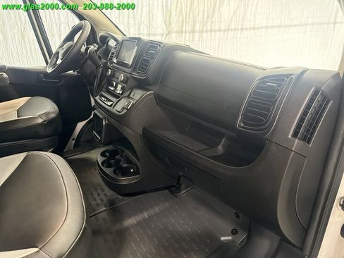 Used 2024 RAM ProMaster 2500 w/ Convenience Group FWD image 5
