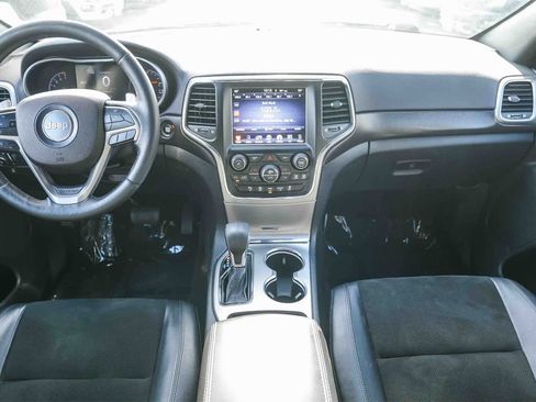 Used 2017 Jeep Grand Cherokee Altitude image 11