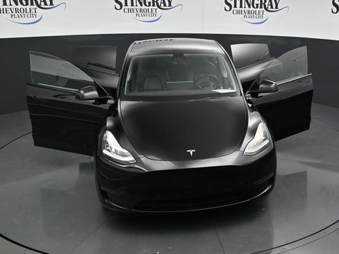 Used 2022 Tesla Model Y Long Range AWD/4WD image 34
