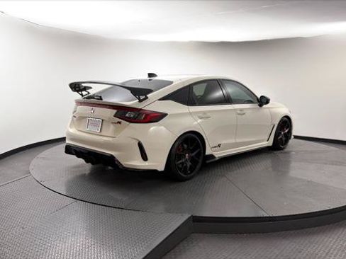 Used 2023 Honda Civic Type R image 8