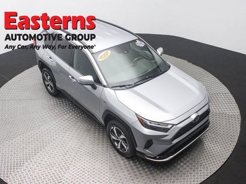 Used 2022 Toyota RAV4 SE AWD/4WD image 3