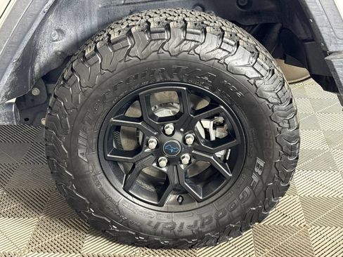 Certified 2024 Jeep Wrangler Unlimited AWD/4WD image 15