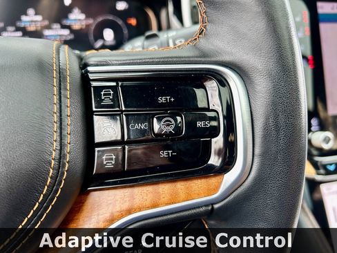 Used 2022 Jeep Grand Wagoneer Series III w/ Rear Seat Video Group 1 image 29