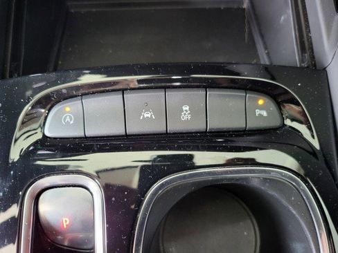 Used 2023 Buick Envision Essence image 31