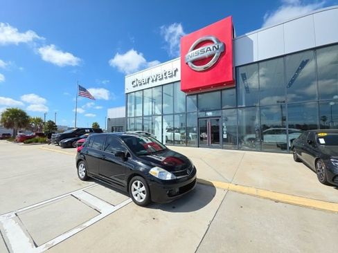 Used 2011 Nissan Versa SL w/ Premium Pkg image 1